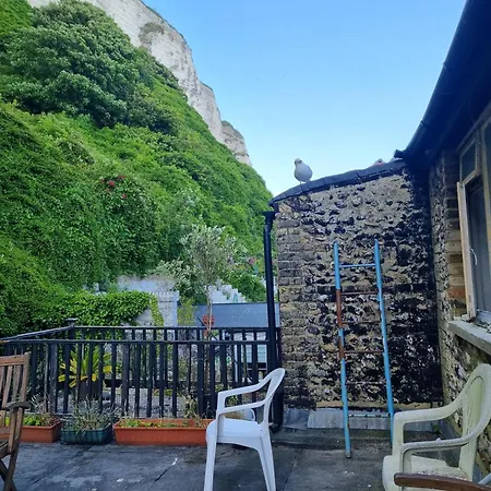 First And Last Youth Hostel Dover Exterior photo